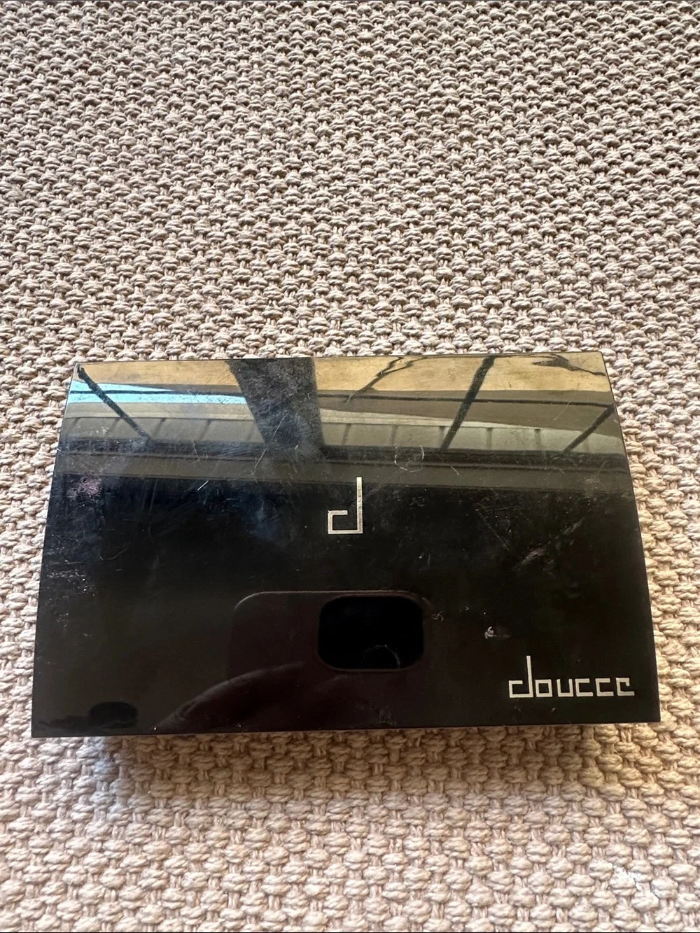 N/A compact doucce
